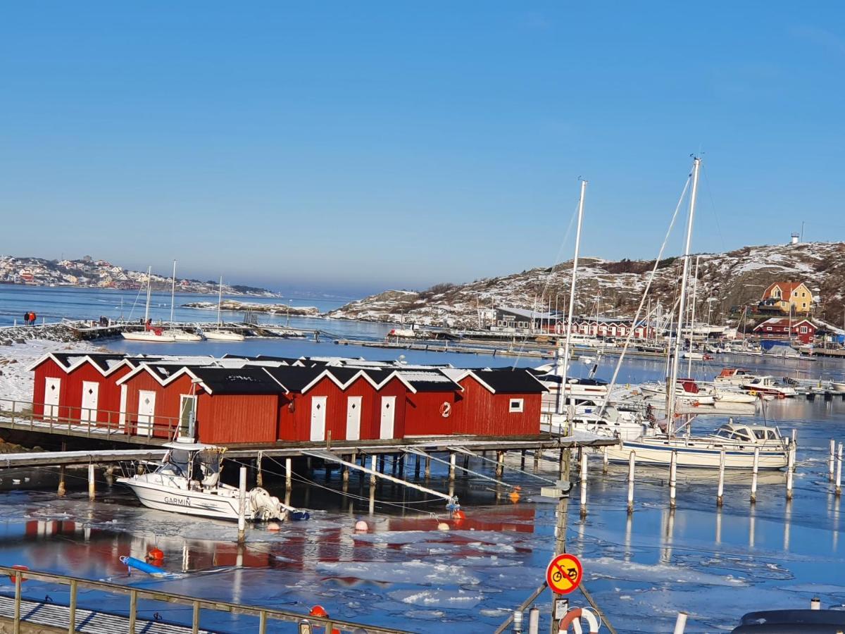 Skaergardsidyll Pa Bjoerkoe Med Gangavstand Till Havet Skarvik Luaran gambar
